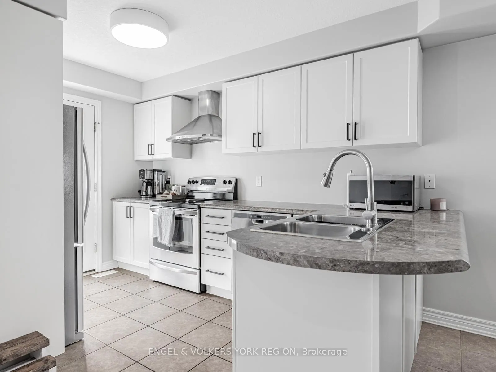 Photo 16 of 176 Banting Crescent, Essa, Angus — HOMEH