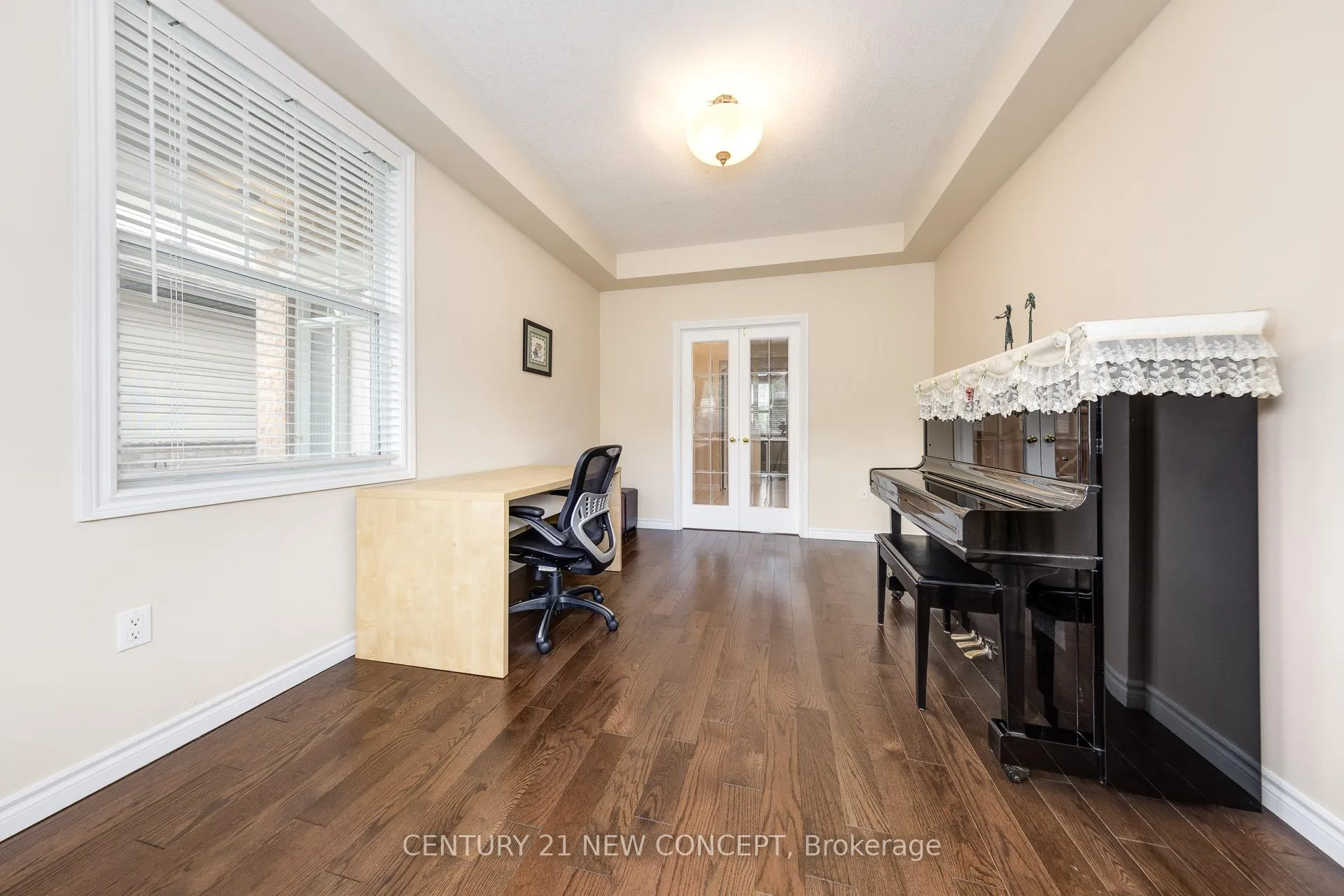 Photo 10 of 47 Coopershawk Street, Kitchener — HOMEH