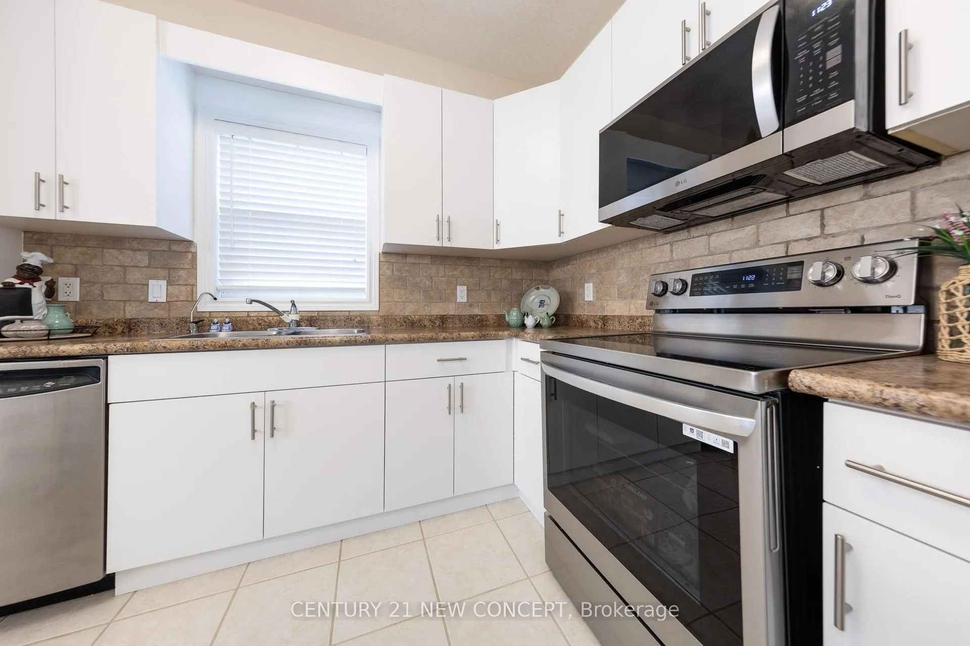 Photo 18 of 47 Coopershawk Street, Kitchener — HOMEH