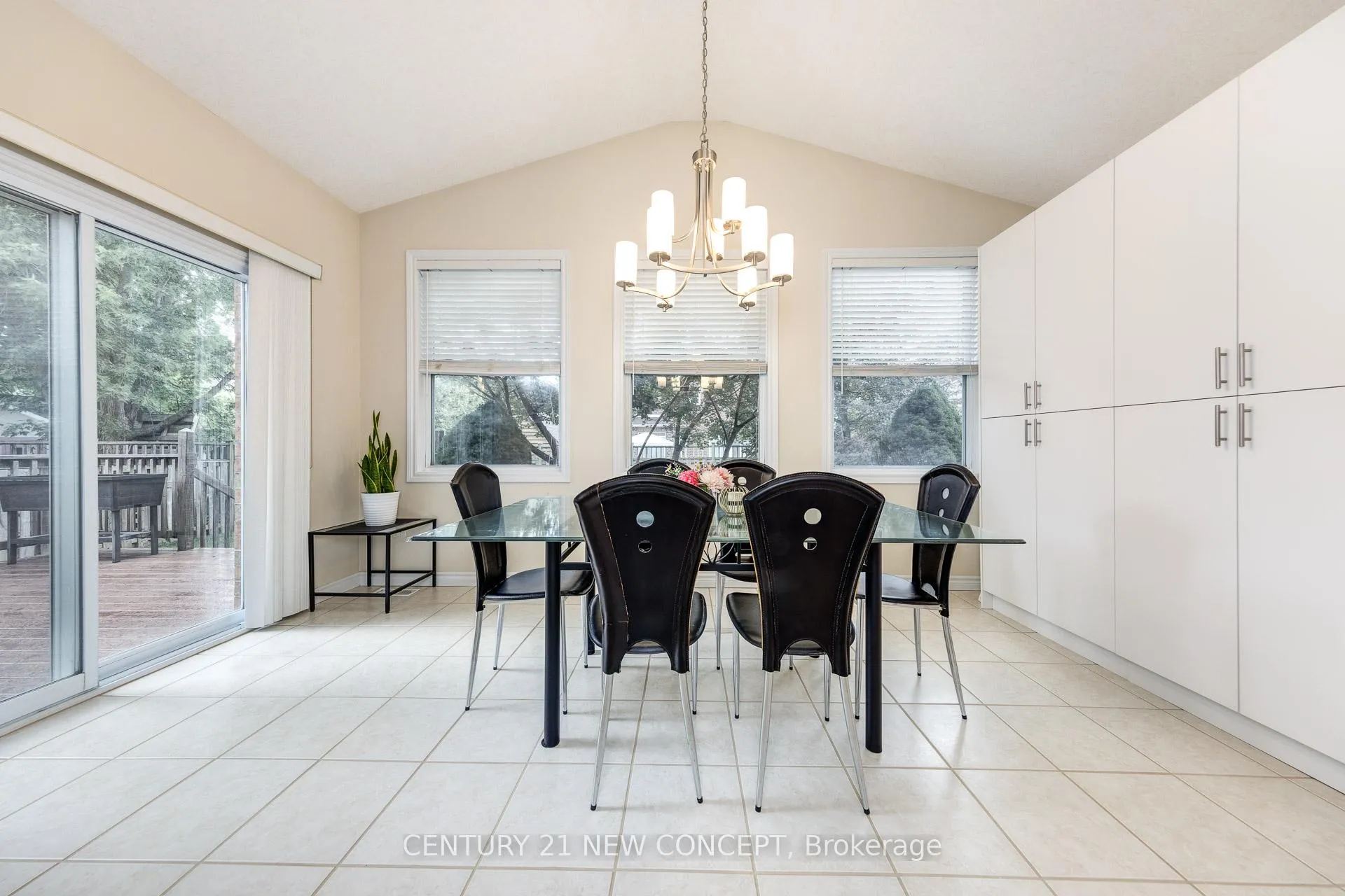 Photo 19 of 47 Coopershawk Street, Kitchener — HOMEH