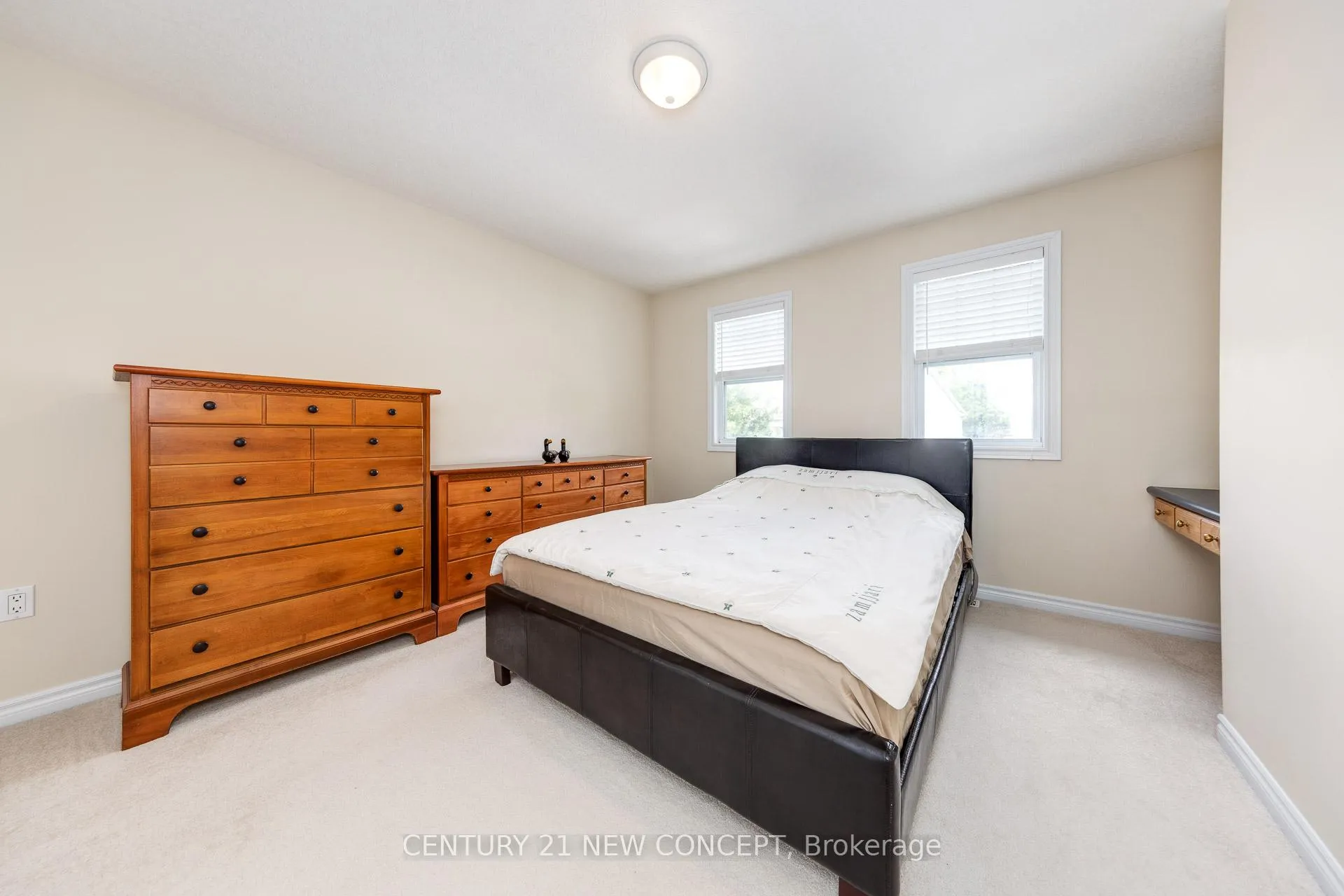 Photo 31 of 47 Coopershawk Street, Kitchener — HOMEH