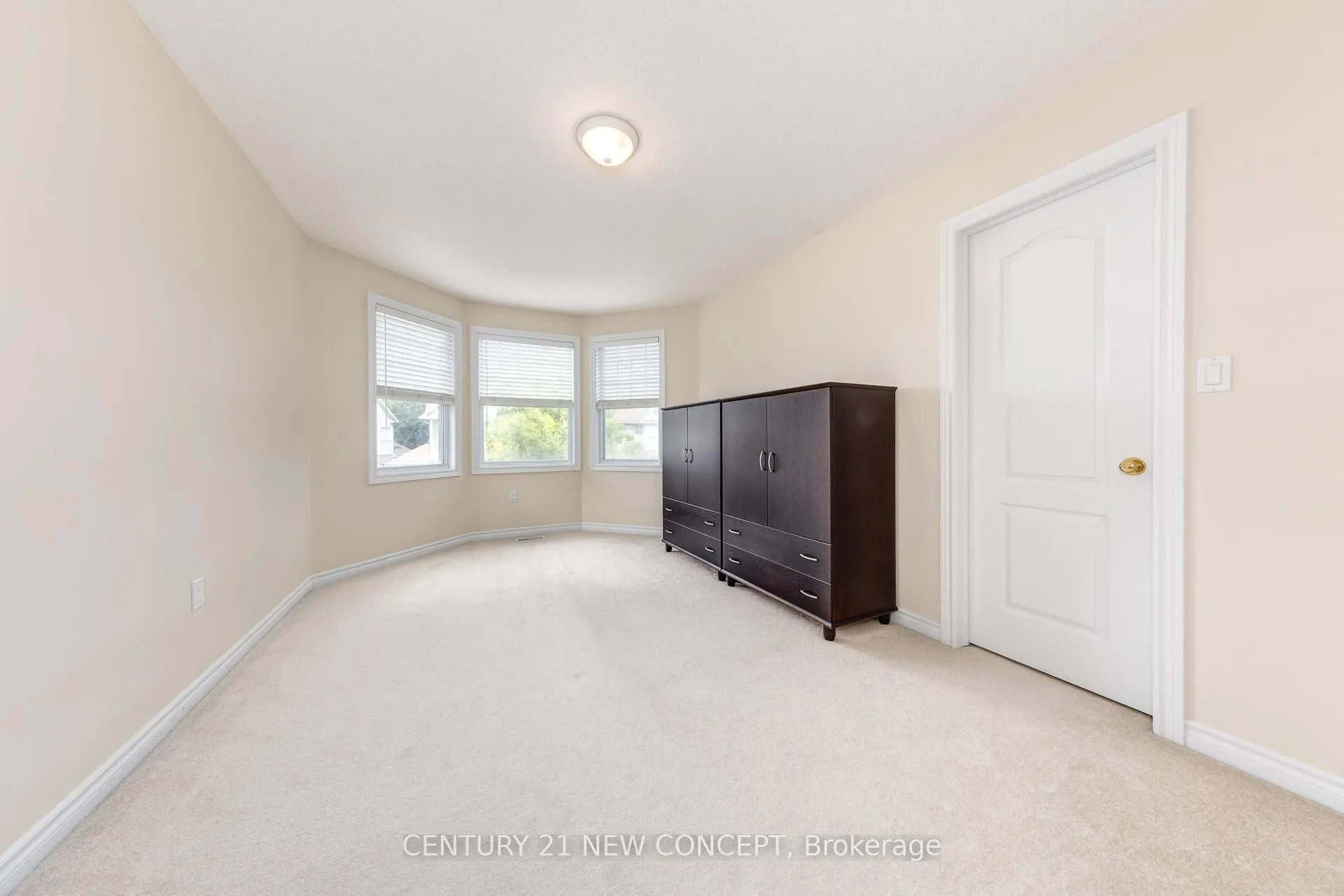 Photo 34 of 47 Coopershawk Street, Kitchener — HOMEH