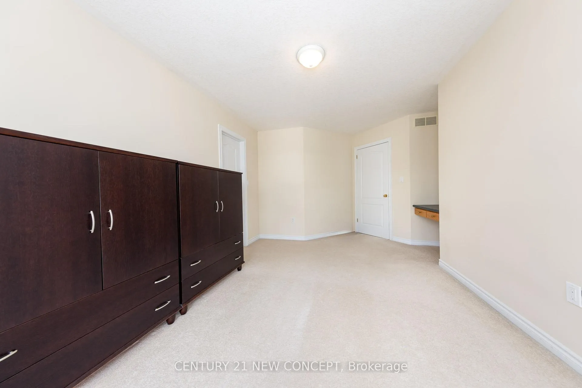 Photo 35 of 47 Coopershawk Street, Kitchener — HOMEH