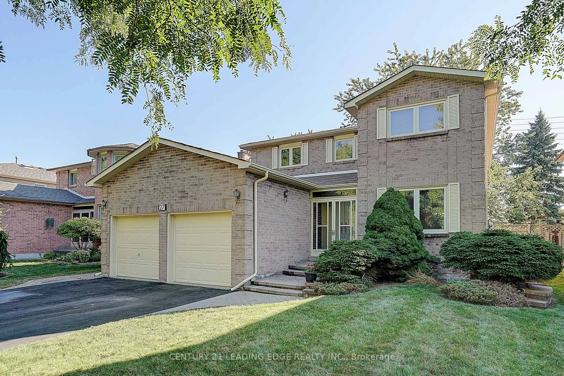 Photo 3 of 27 Sawyer Crescent, Markham, Markham Village — HOMEH