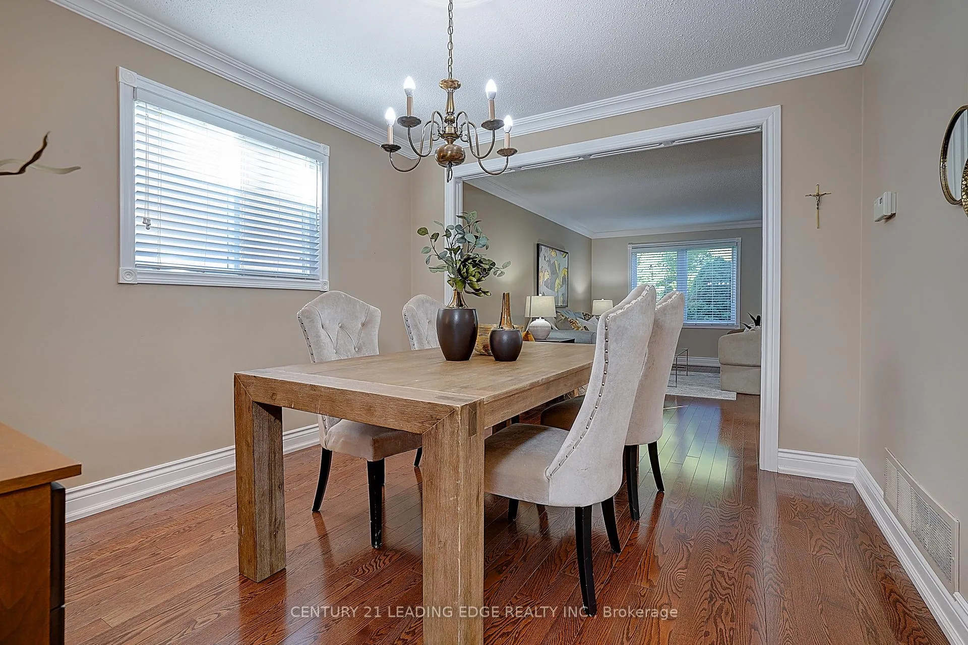 Photo 12 of 27 Sawyer Crescent, Markham, Markham Village — HOMEH