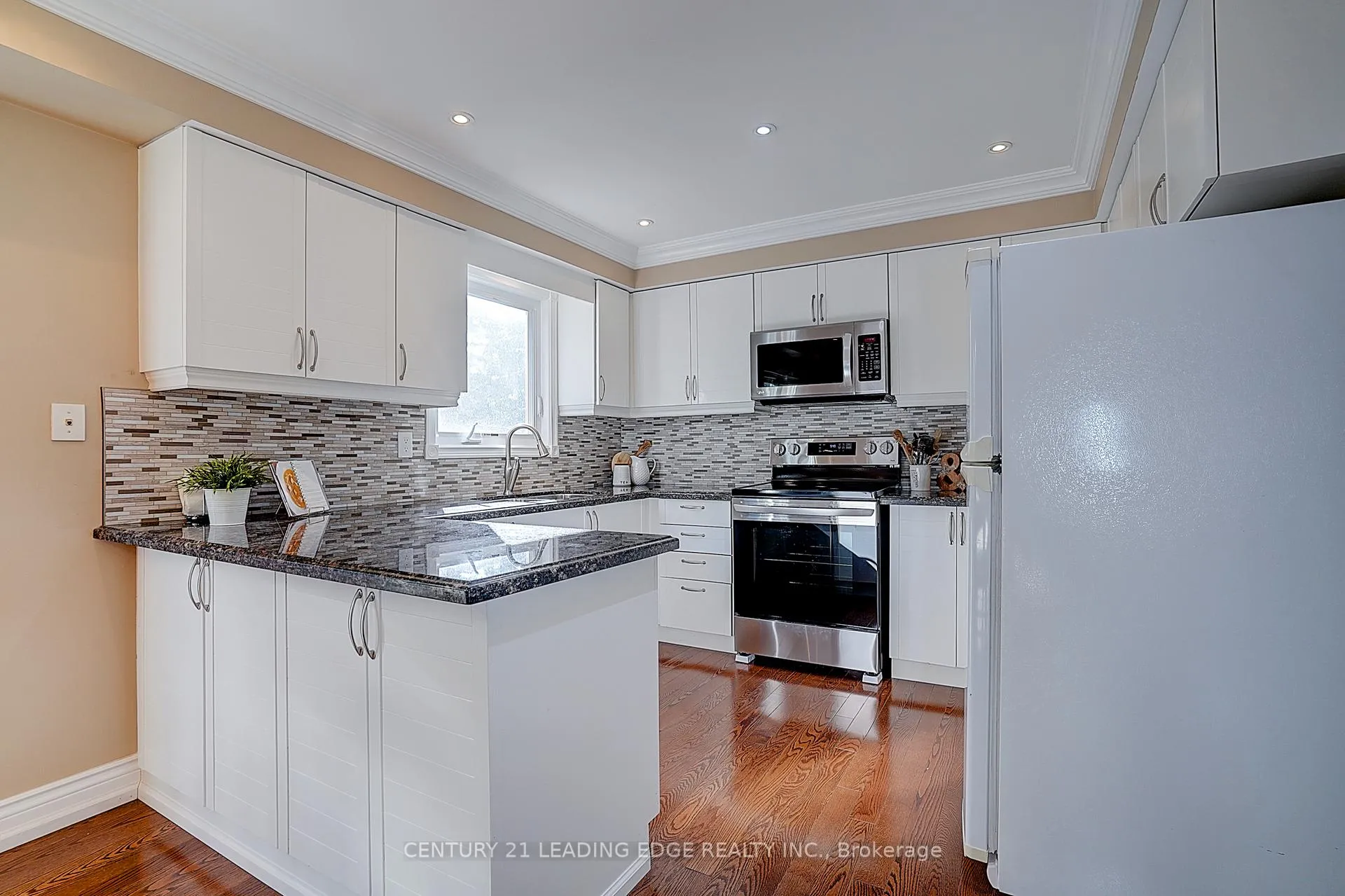 Photo 17 of 27 Sawyer Crescent, Markham, Markham Village — HOMEH