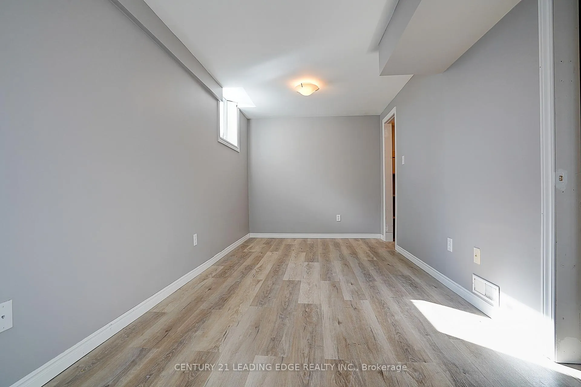 Photo 35 of 27 Sawyer Crescent, Markham, Markham Village — HOMEH
