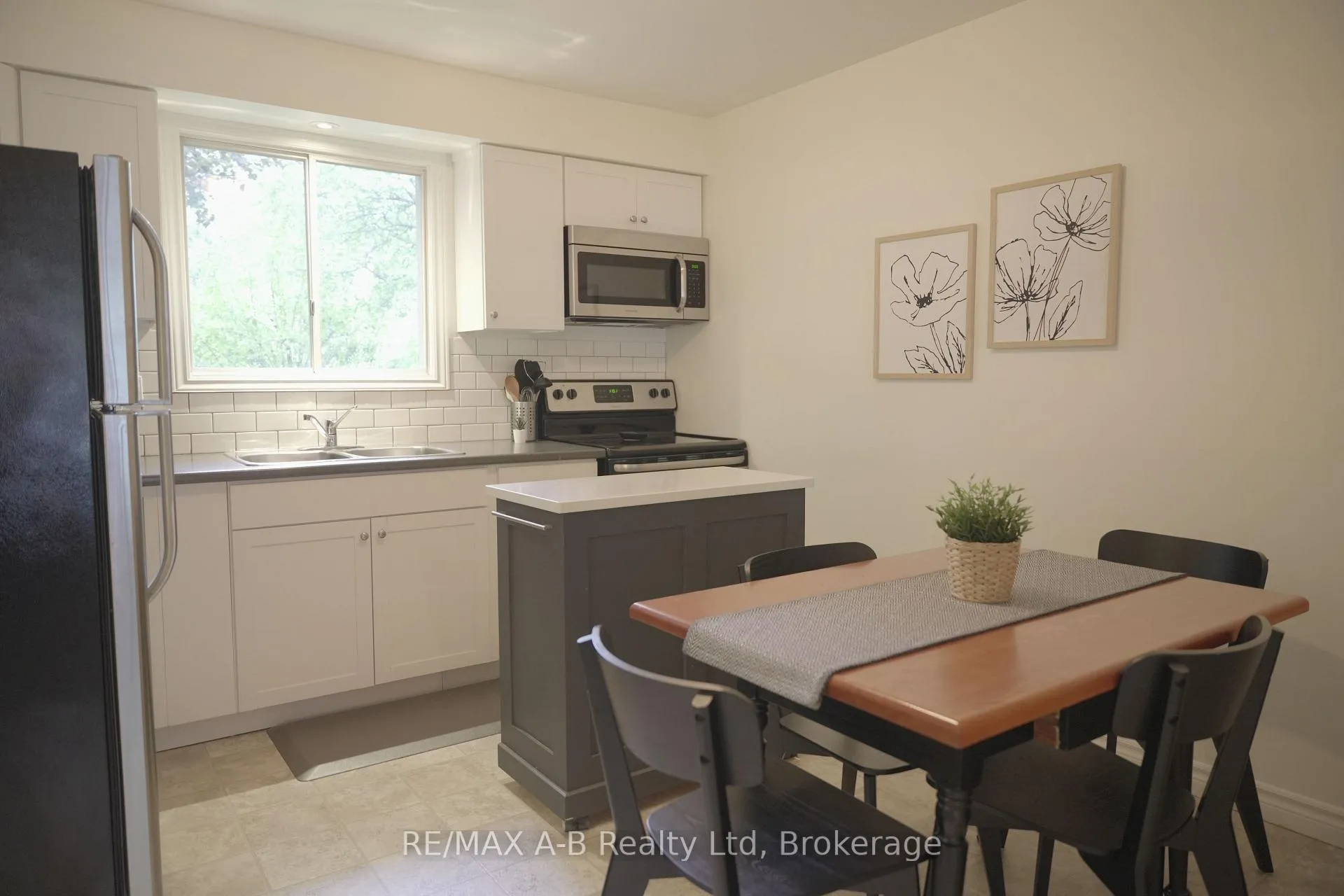 Photo 11 of Unit A, 175 Vermont Street, Waterloo — HOMEH