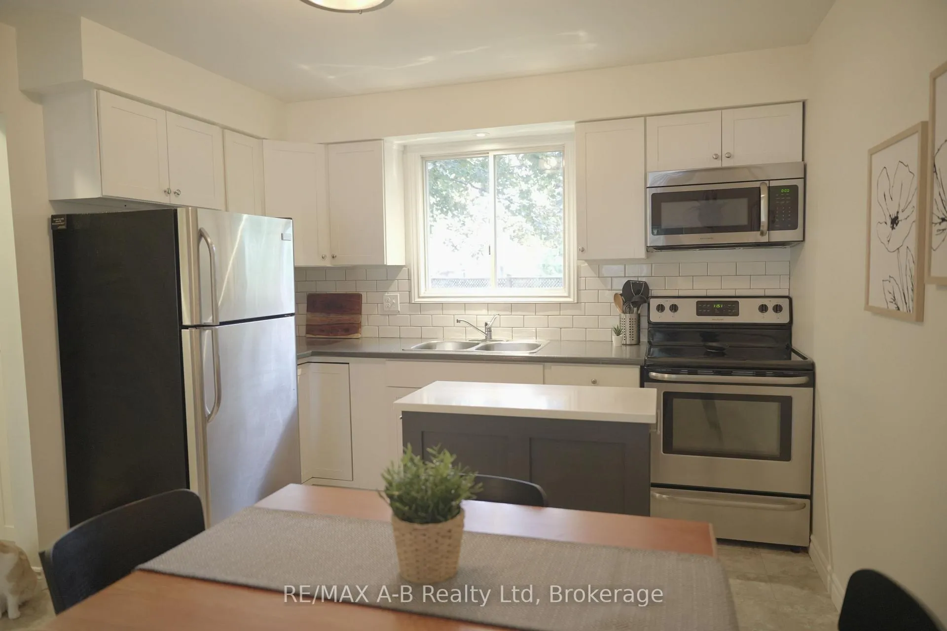 Photo 12 of Unit A, 175 Vermont Street, Waterloo — HOMEH