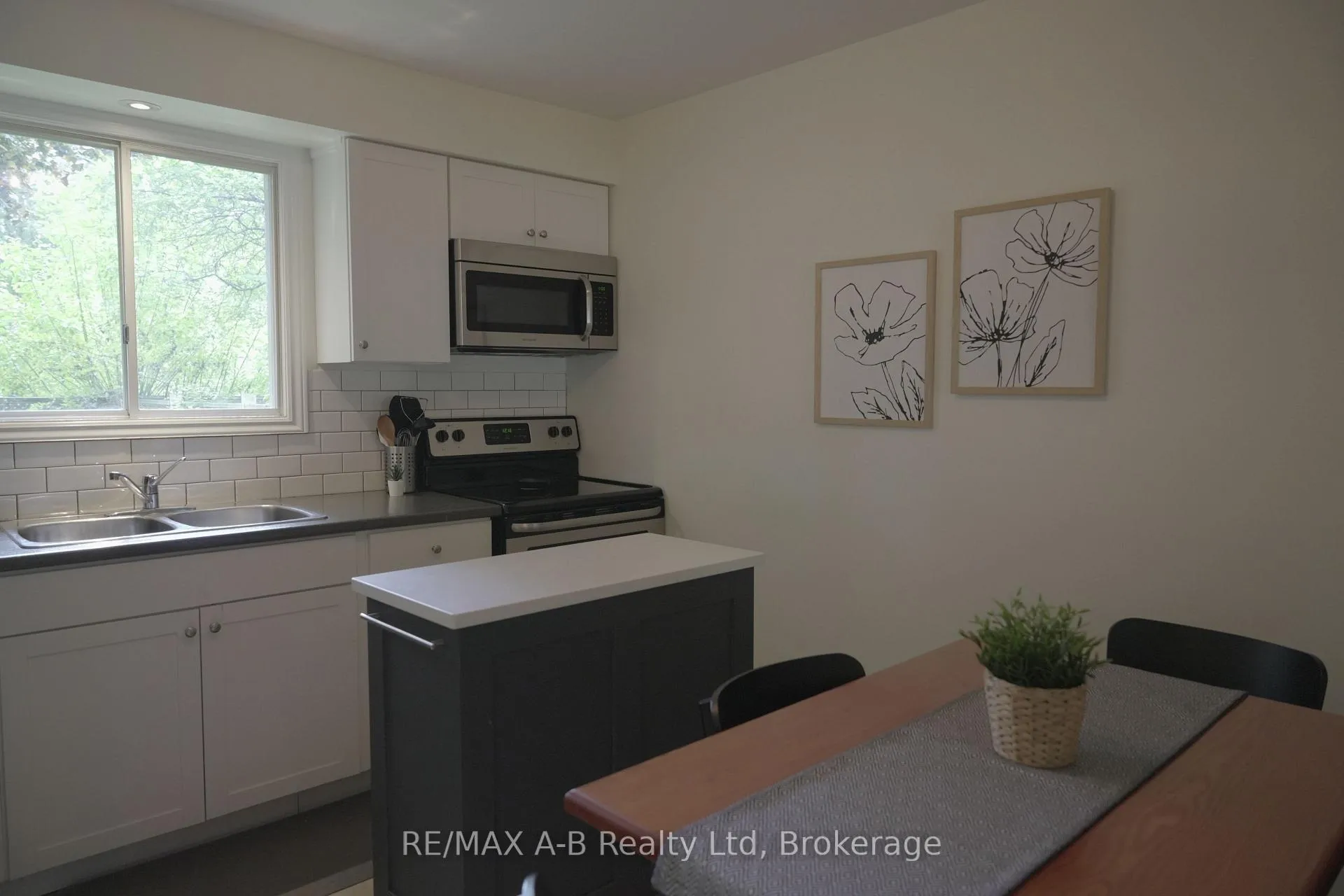 Photo 13 of Unit A, 175 Vermont Street, Waterloo — HOMEH