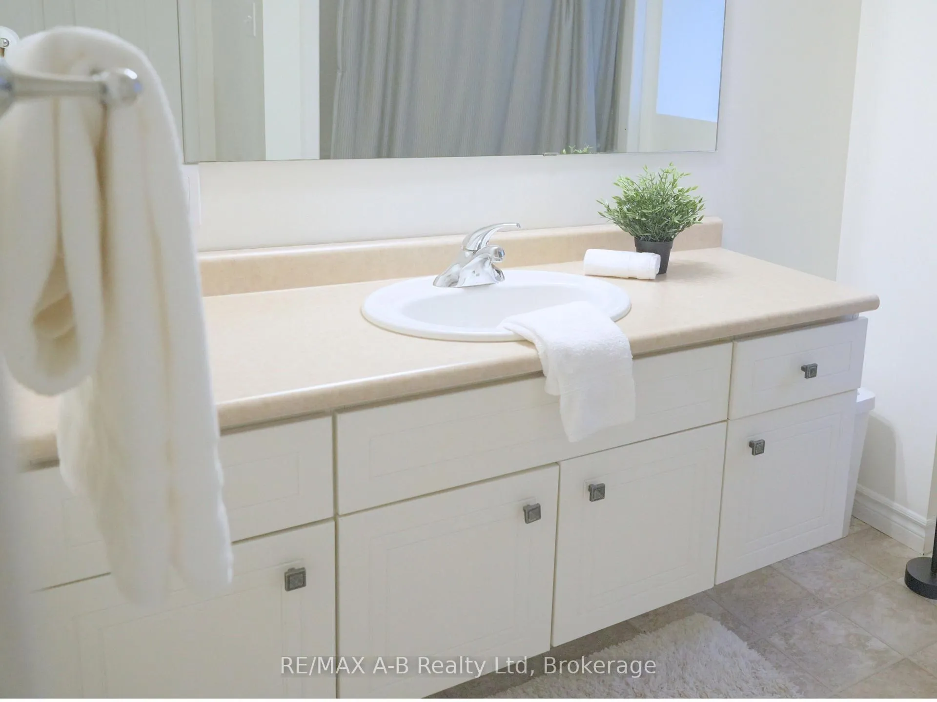 Photo 20 of Unit A, 175 Vermont Street, Waterloo — HOMEH