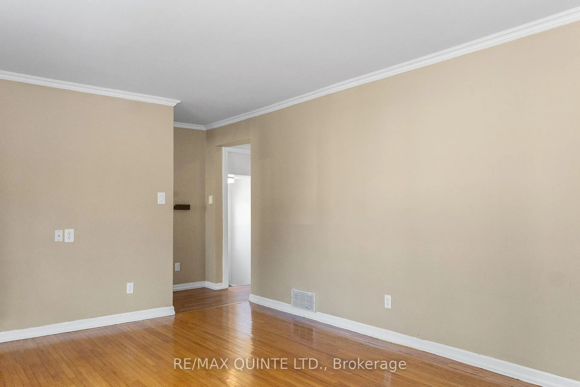 Photo 10 of 329 Bridge Street E, Belleville, Belleville Ward — HOMEH