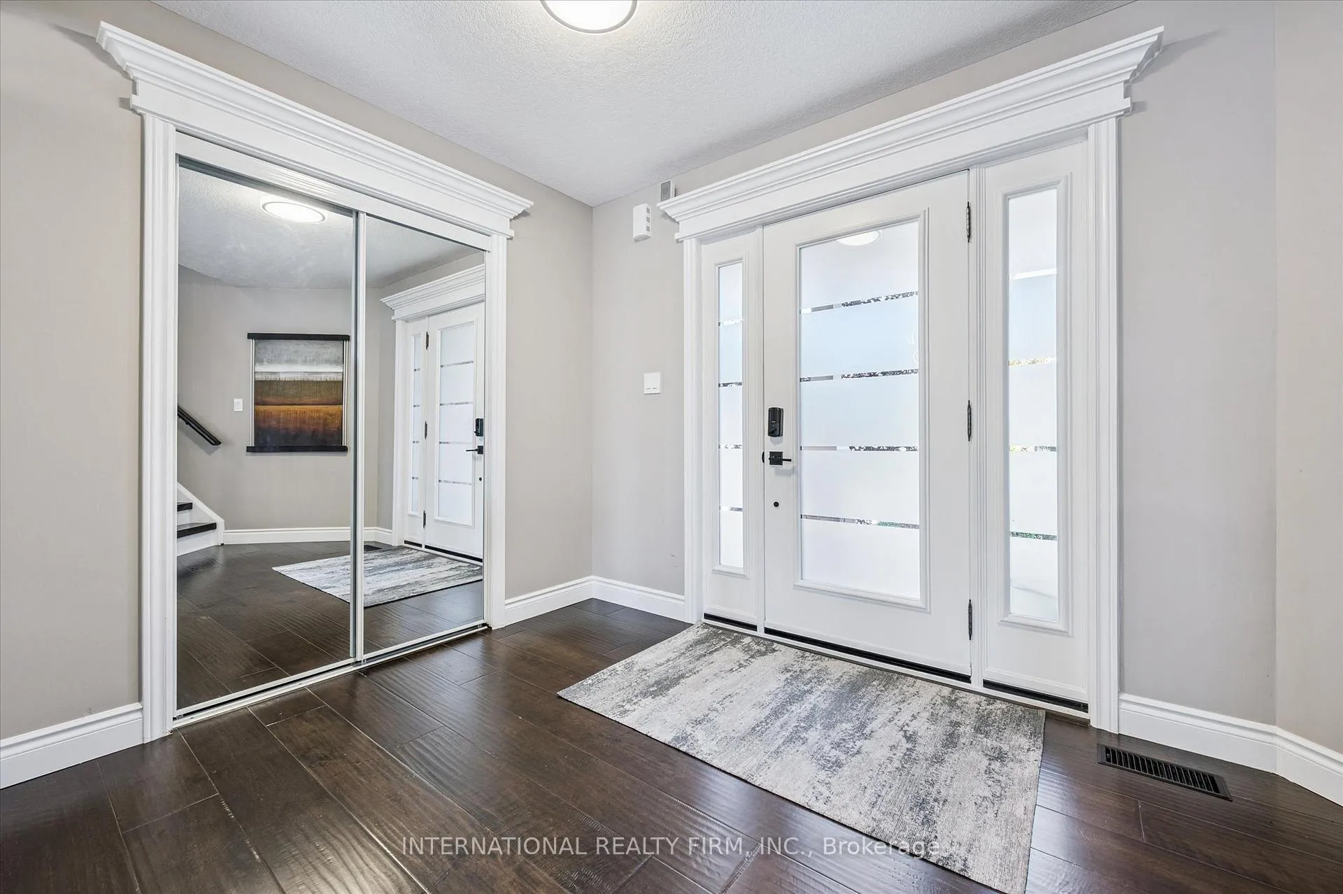 Photo 3 of 31 Cranbrook Street, Kitchener — HOMEH