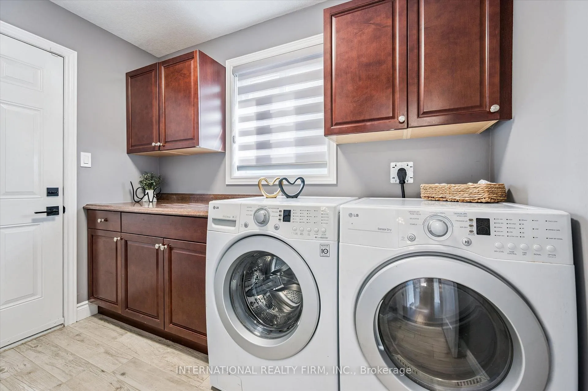 Photo 11 of 31 Cranbrook Street, Kitchener — HOMEH
