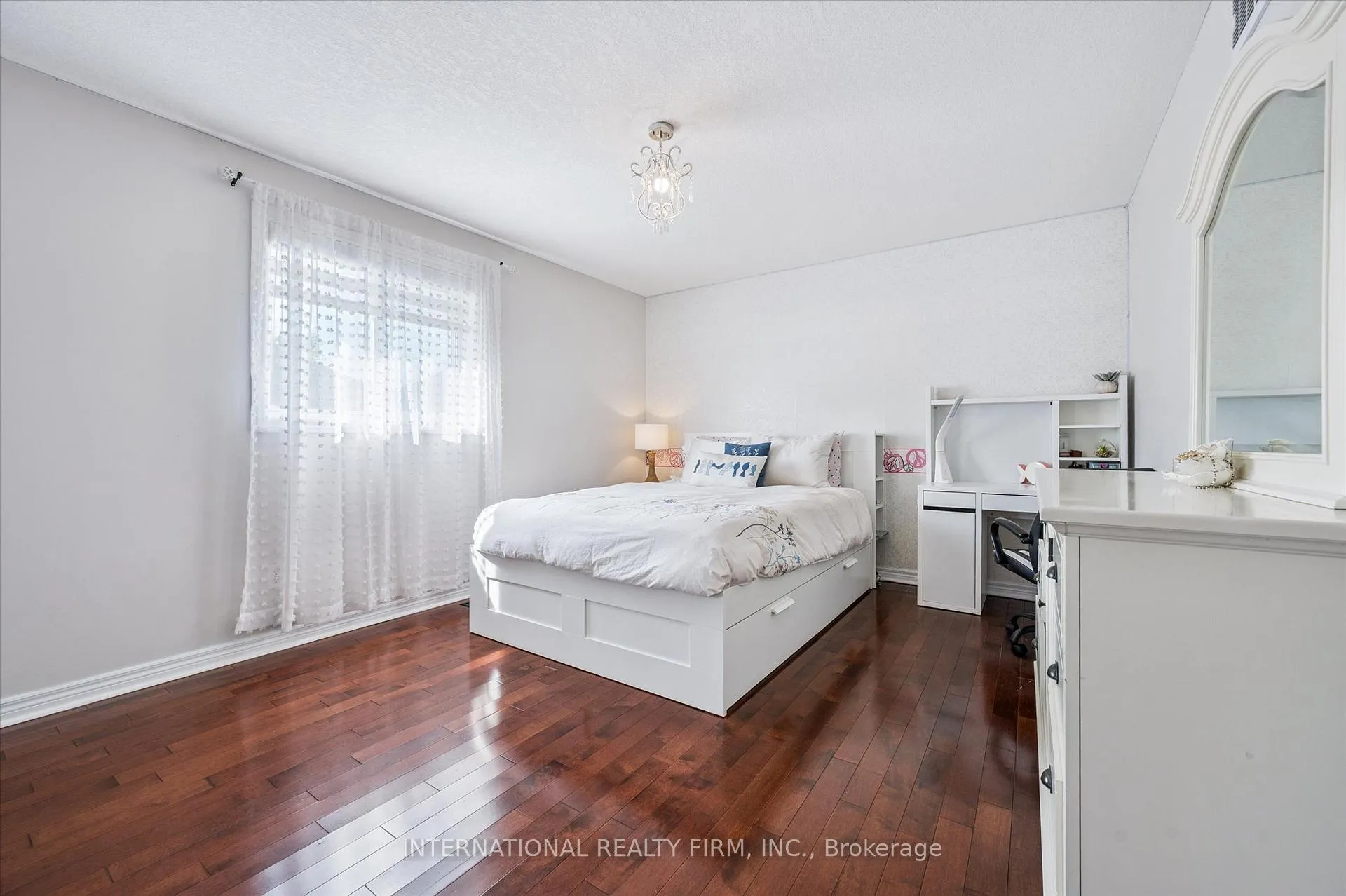 Photo 15 of 31 Cranbrook Street, Kitchener — HOMEH
