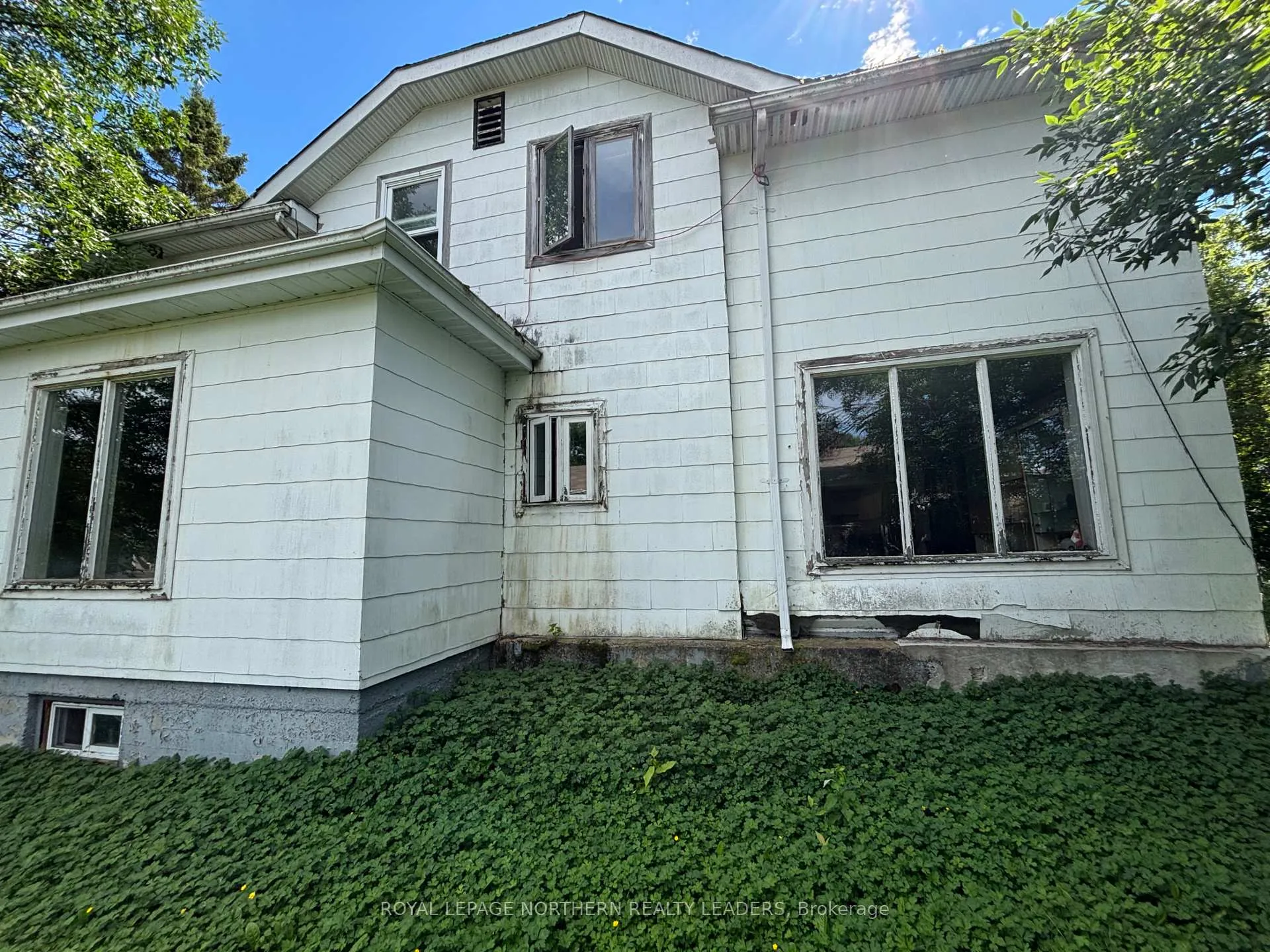 Photo 5 of 285 Fourth Avenue, Cochrane — HOMEH