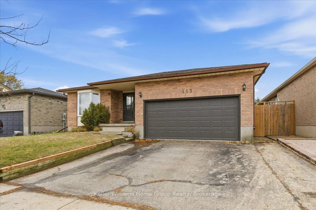 Photo 2 of 113 Rushbrook Drive, Kitchener — HOMEH