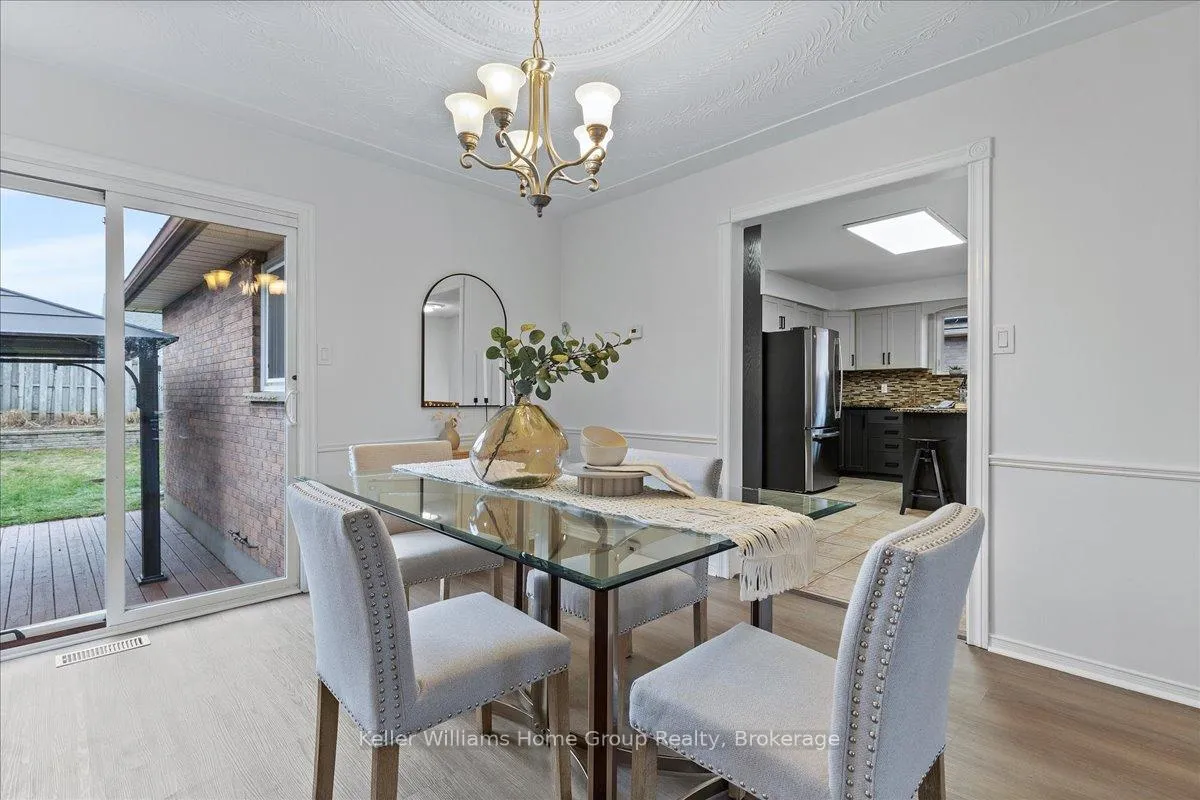 Photo 7 of 113 Rushbrook Drive, Kitchener — HOMEH