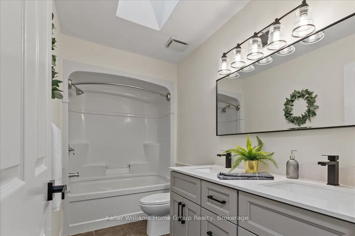 Photo 15 of 113 Rushbrook Drive, Kitchener — HOMEH