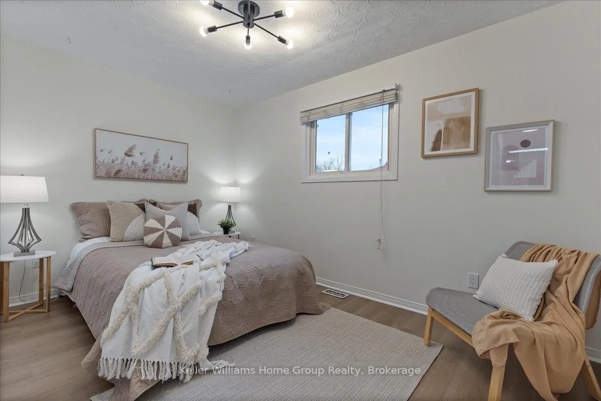 Photo 19 of 113 Rushbrook Drive, Kitchener — HOMEH