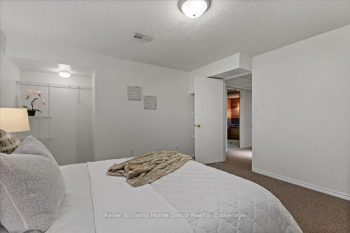 Photo 30 of 113 Rushbrook Drive, Kitchener — HOMEH
