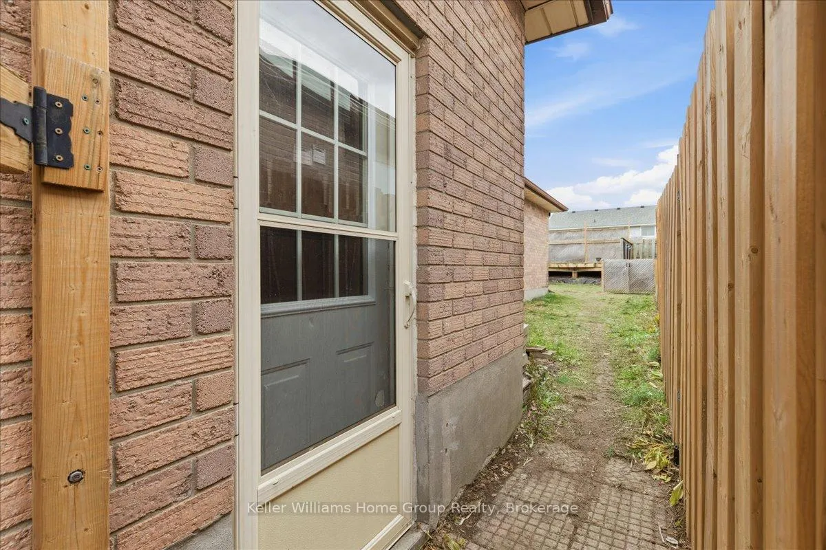 Photo 31 of 113 Rushbrook Drive, Kitchener — HOMEH