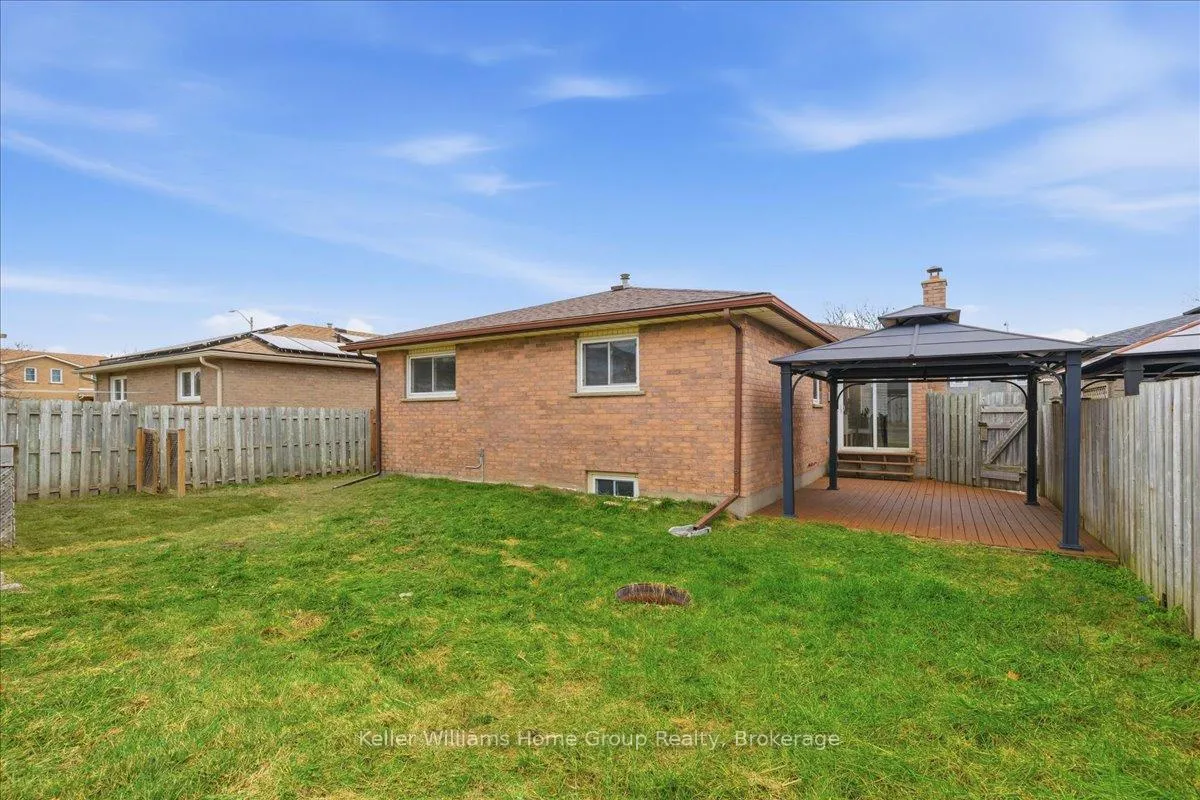 Photo 33 of 113 Rushbrook Drive, Kitchener — HOMEH
