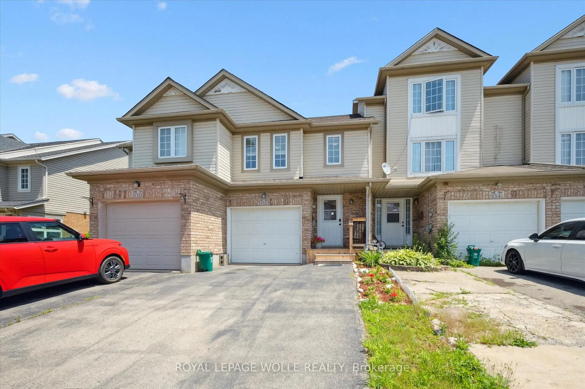 Photo 5 of 132 Donnenwerth Drive, Kitchener — HOMEH