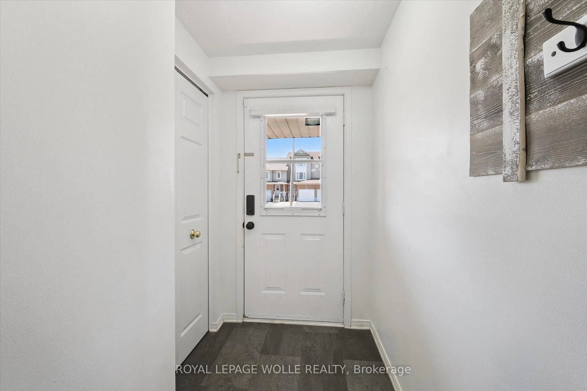 Photo 6 of 132 Donnenwerth Drive, Kitchener — HOMEH