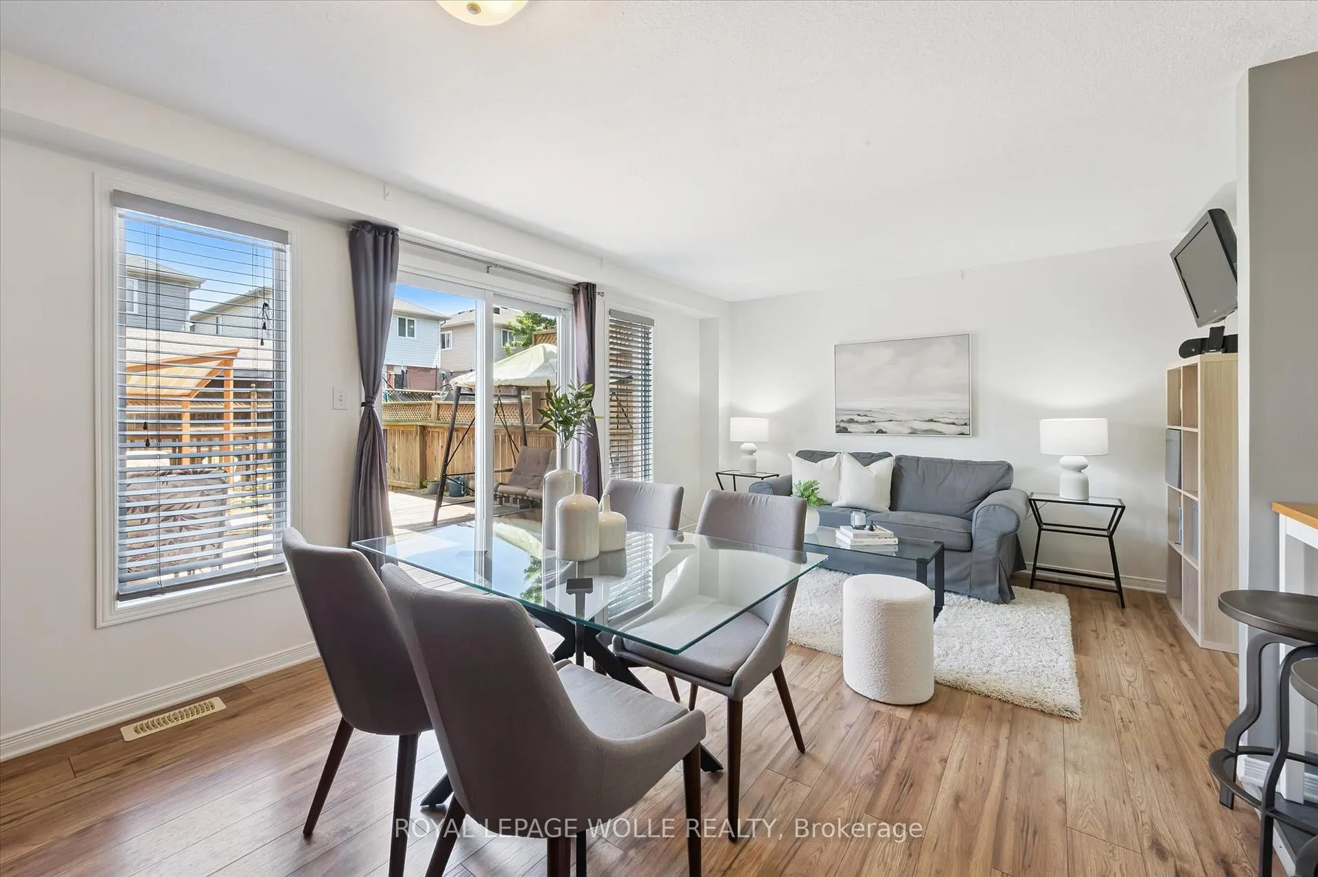 Photo 11 of 132 Donnenwerth Drive, Kitchener — HOMEH