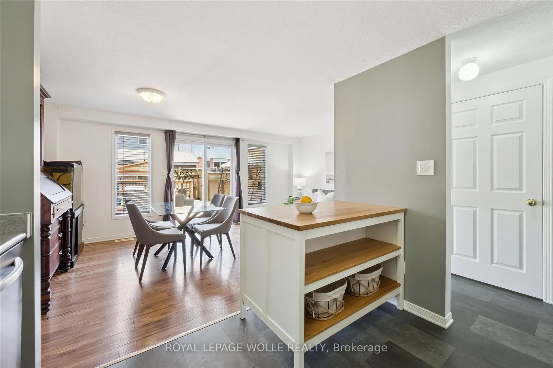 Photo 14 of 132 Donnenwerth Drive, Kitchener — HOMEH