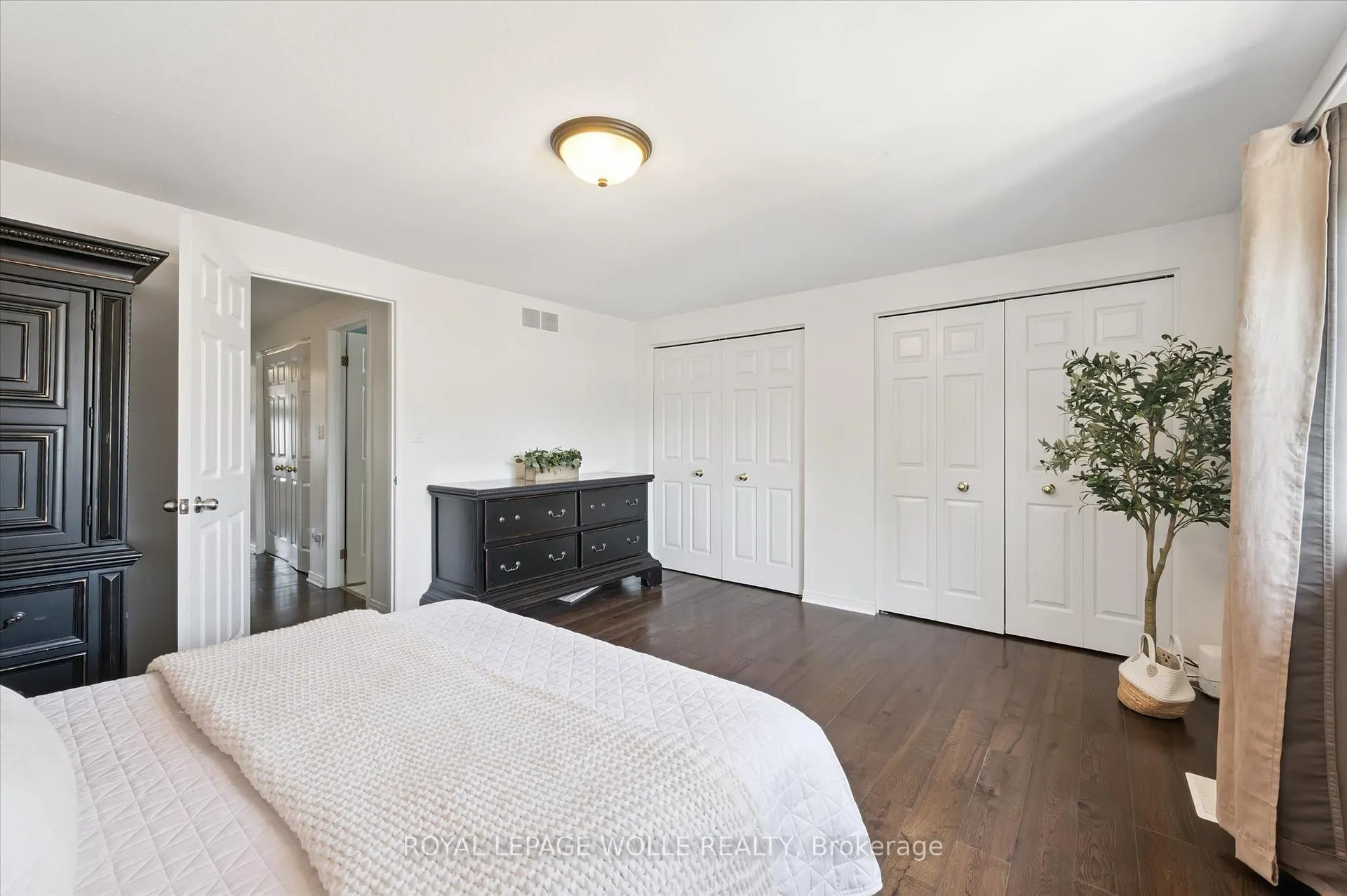 Photo 24 of 132 Donnenwerth Drive, Kitchener — HOMEH