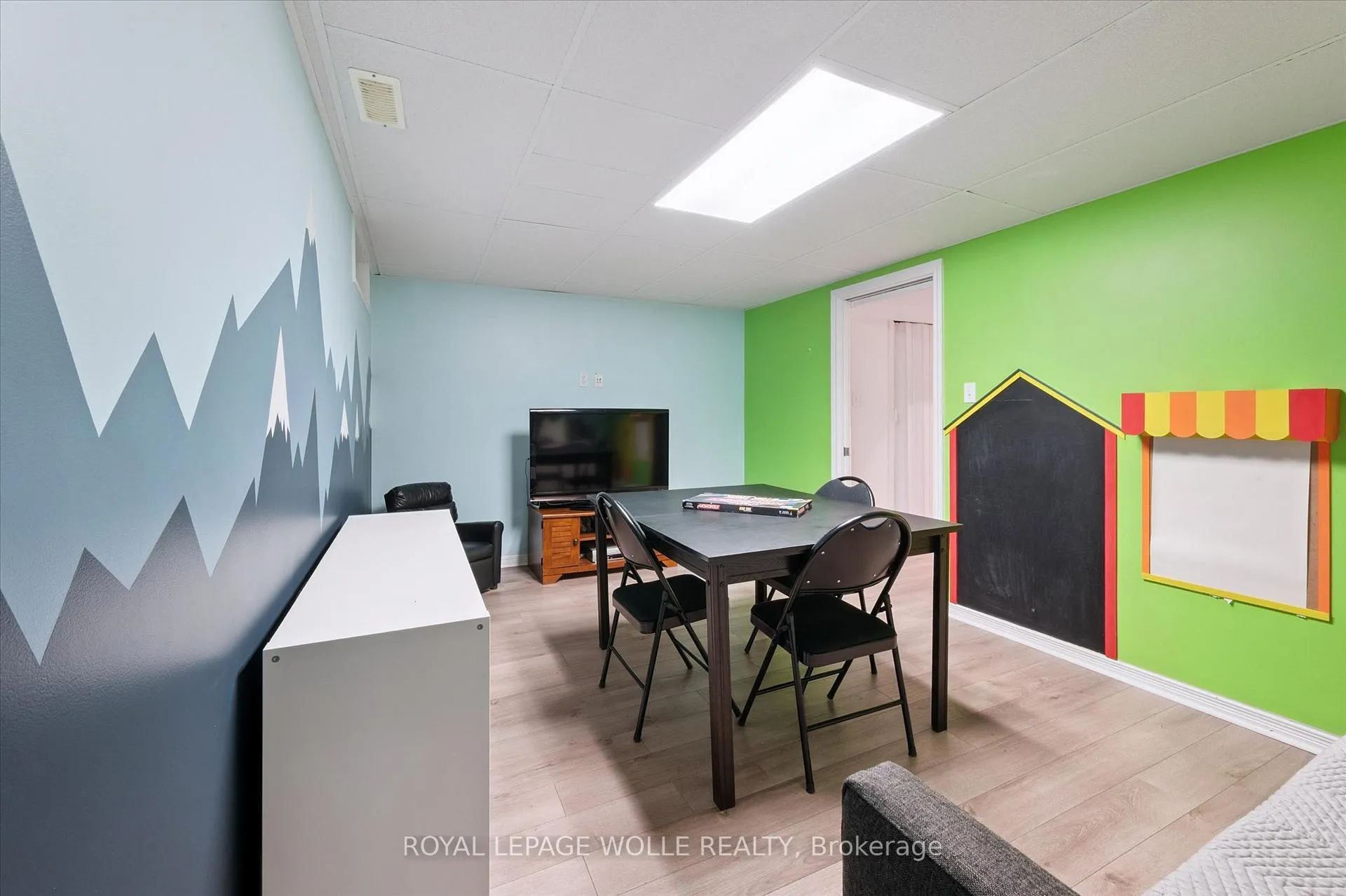 Photo 30 of 132 Donnenwerth Drive, Kitchener — HOMEH