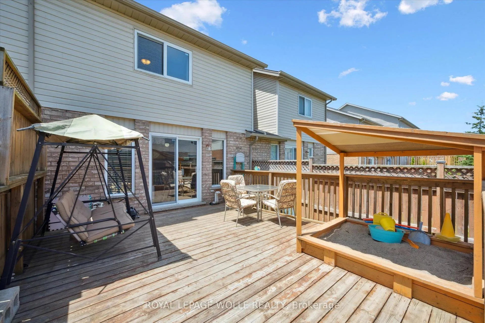 Photo 36 of 132 Donnenwerth Drive, Kitchener — HOMEH