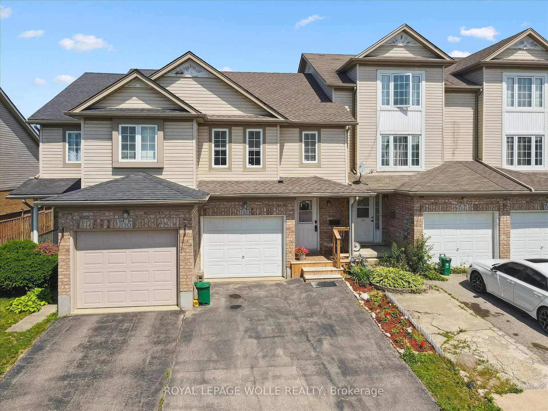 Photo 37 of 132 Donnenwerth Drive, Kitchener — HOMEH