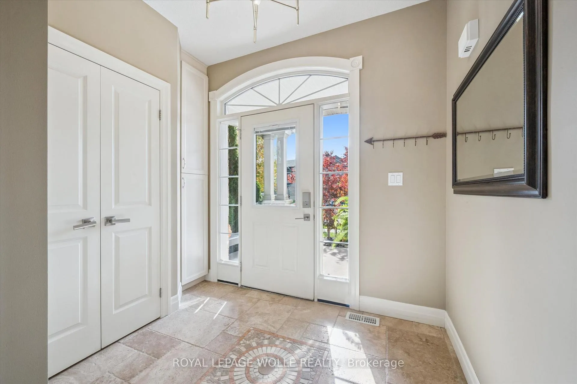Photo 4 of 461 Woodbine Avenue, Kitchener — HOMEH