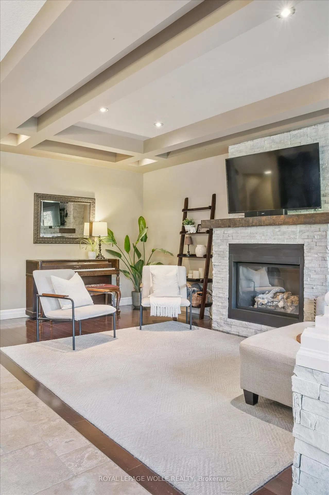 Photo 16 of 461 Woodbine Avenue, Kitchener — HOMEH
