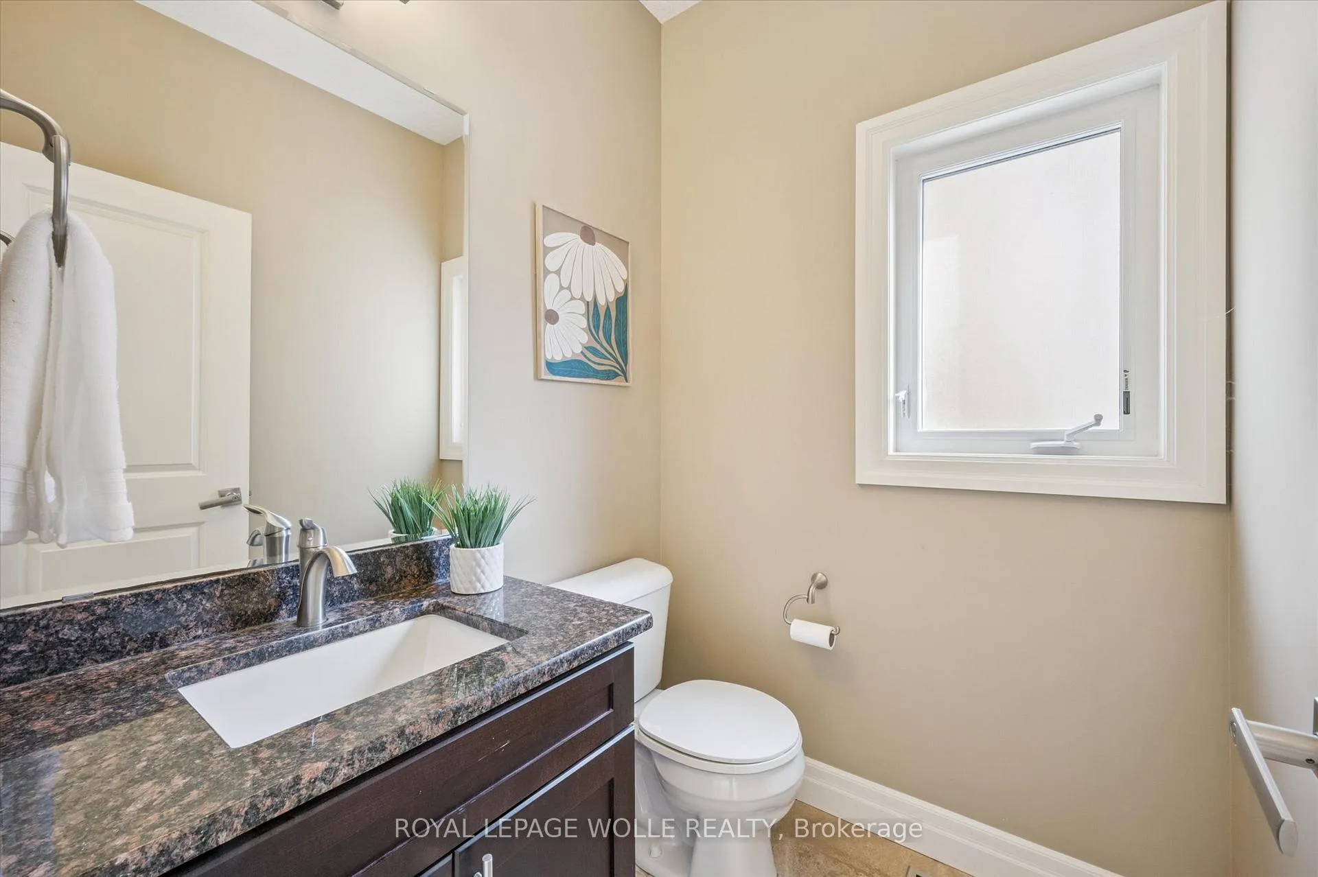 Photo 17 of 461 Woodbine Avenue, Kitchener — HOMEH