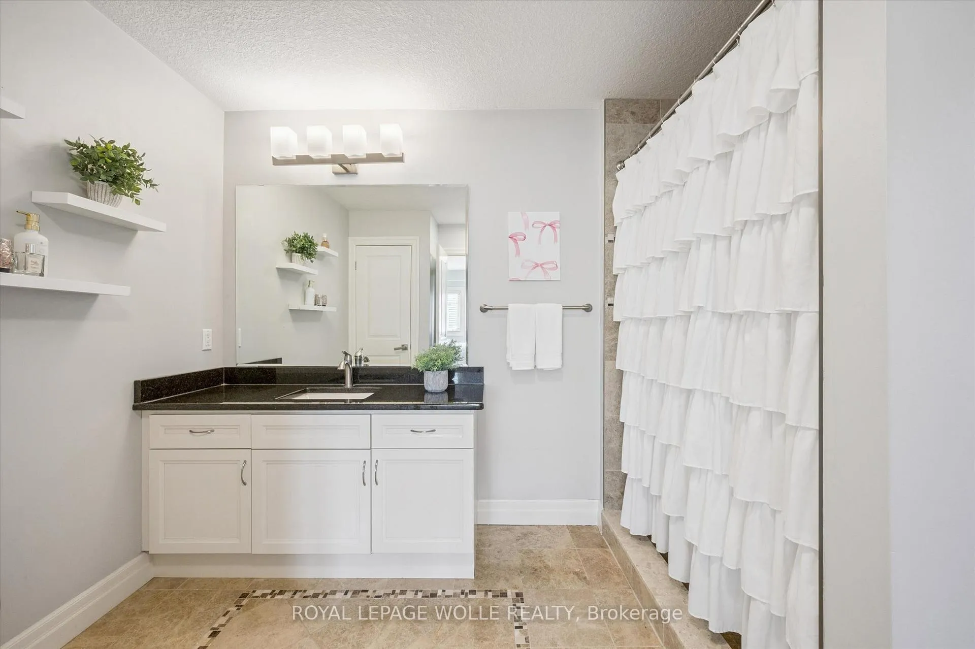 Photo 22 of 461 Woodbine Avenue, Kitchener — HOMEH