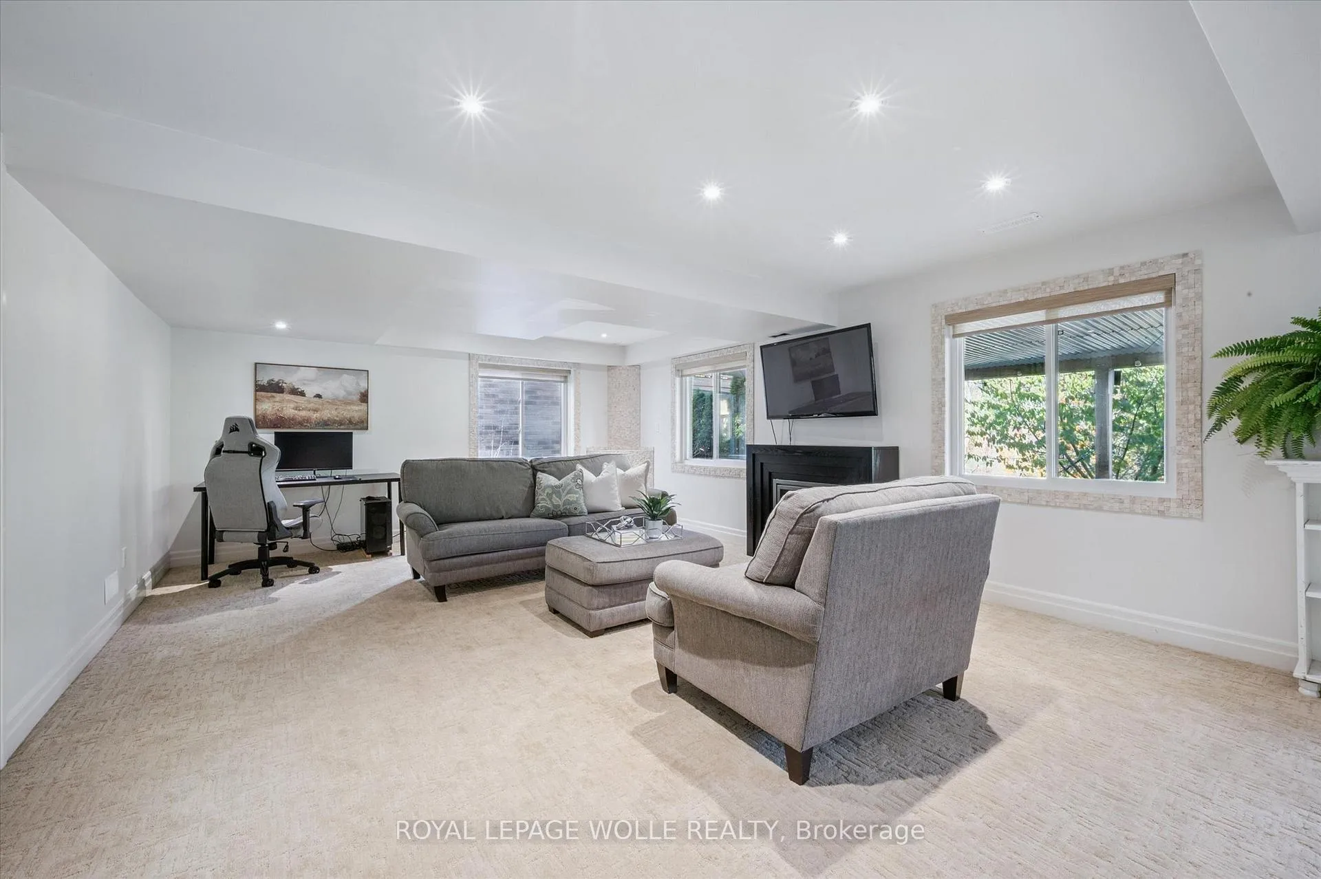 Photo 33 of 461 Woodbine Avenue, Kitchener — HOMEH