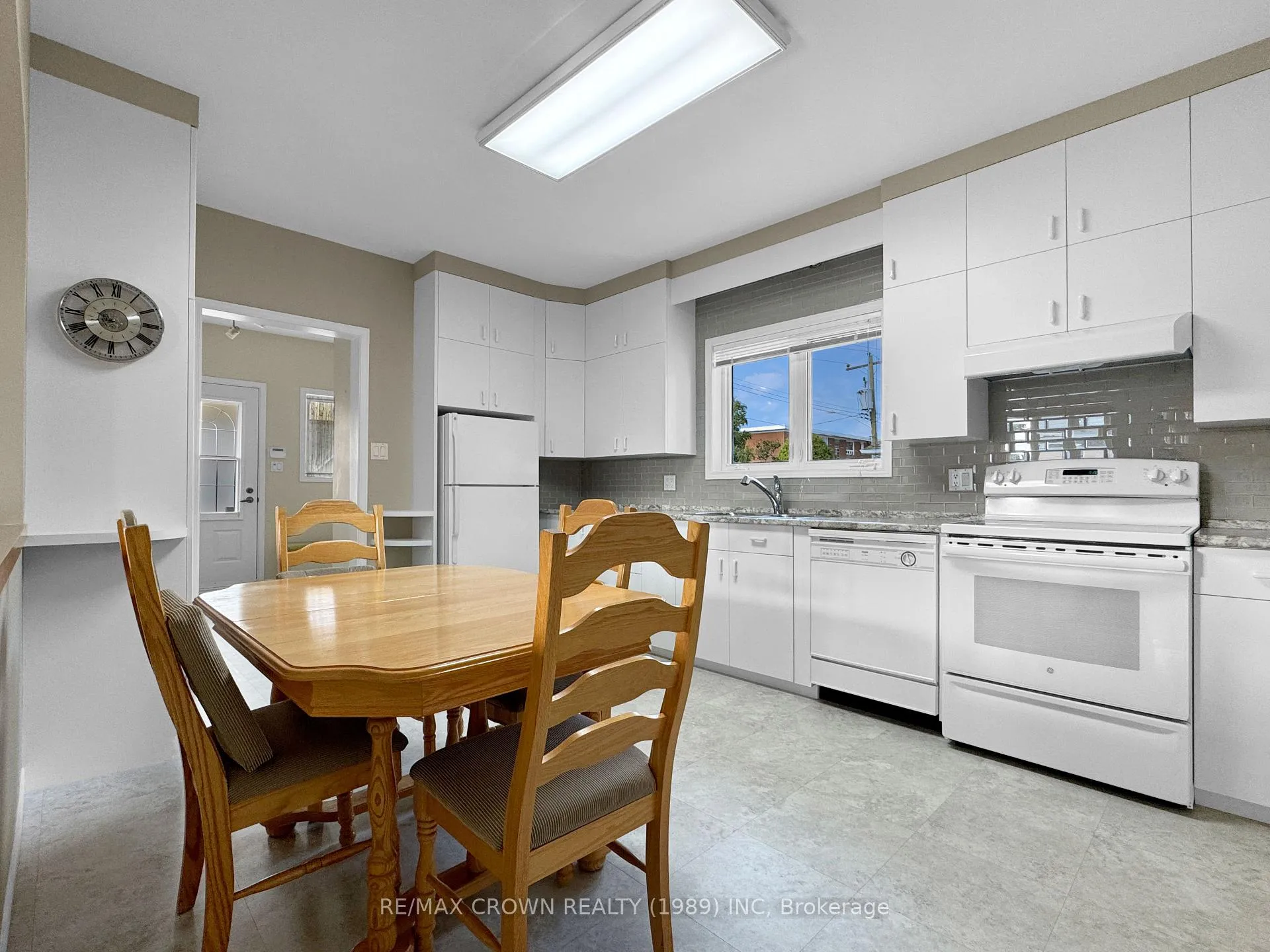Photo 3 of 800 Prince Street, Hearst — HOMEH