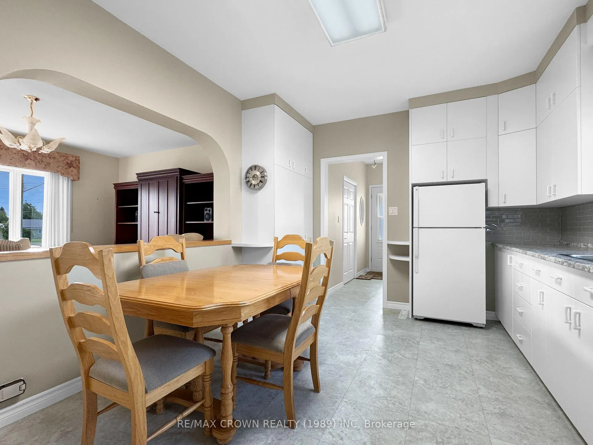 Photo 4 of 800 Prince Street, Hearst — HOMEH