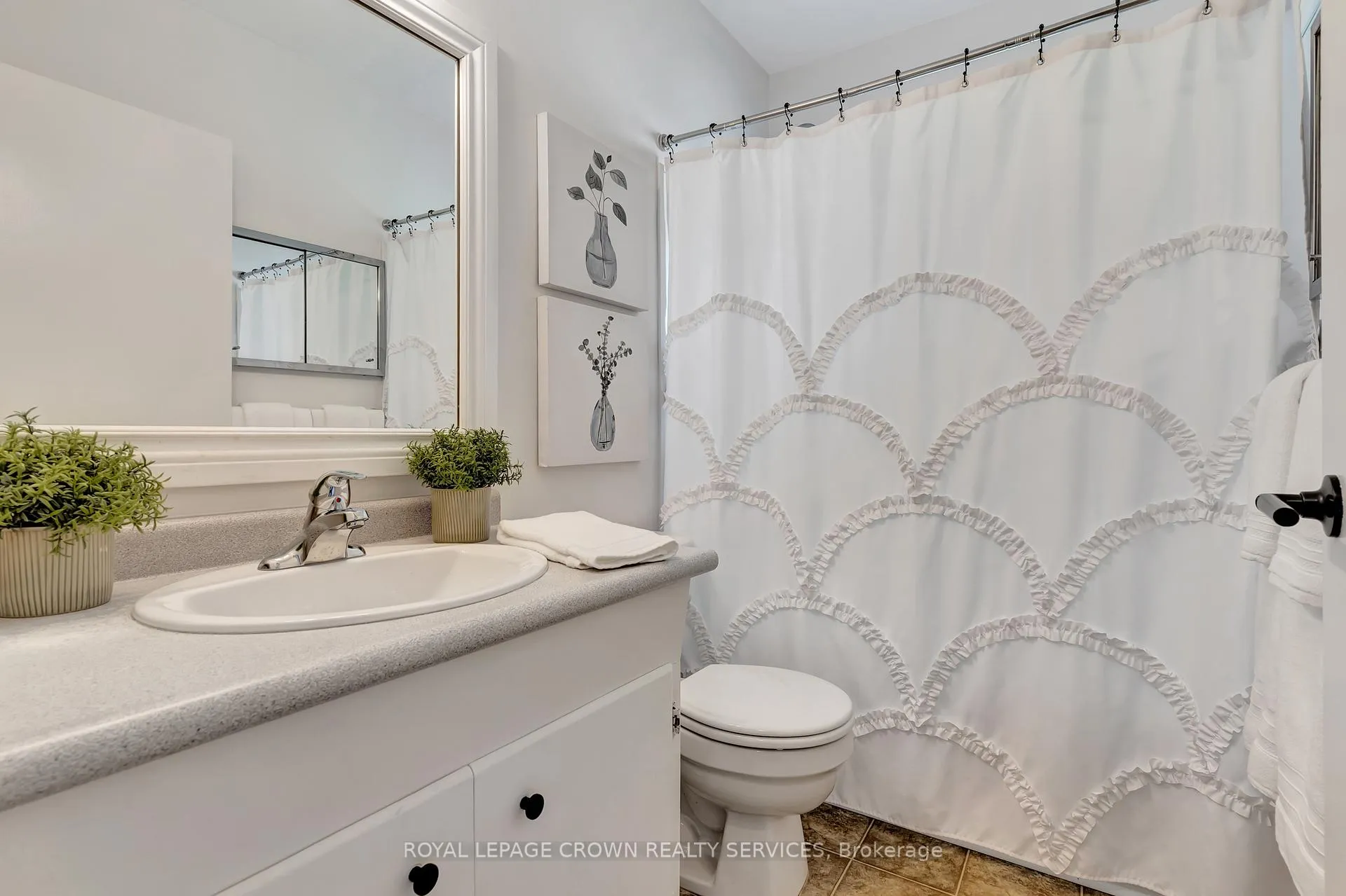 Photo 11 of 266 Franklin Street N, Kitchener — HOMEH