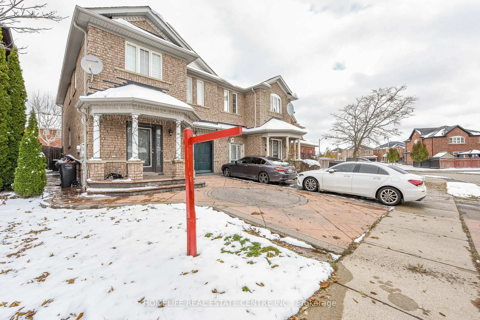 Photo 4 of 60 Ferncastle Crescent, Brampton, Fletcher's Meadow — HOMEH