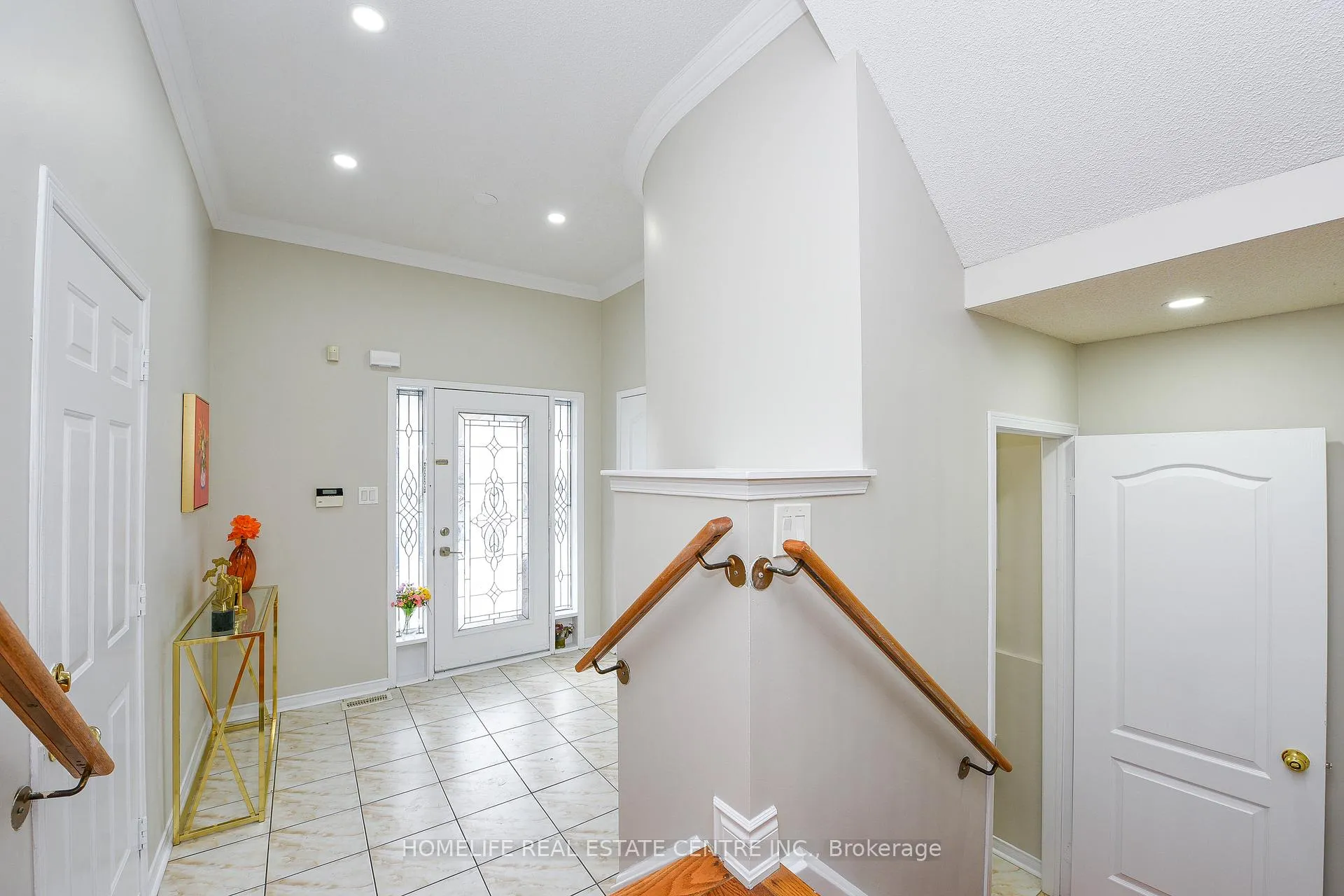 Photo 9 of 60 Ferncastle Crescent, Brampton, Fletcher's Meadow — HOMEH