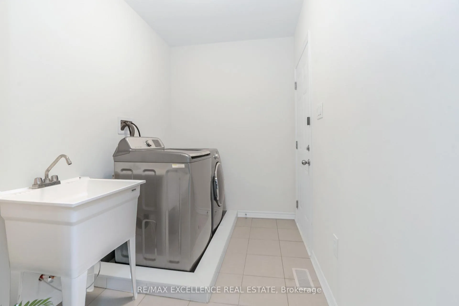 Photo 14 of 32 Brown Street, Erin — HOMEH
