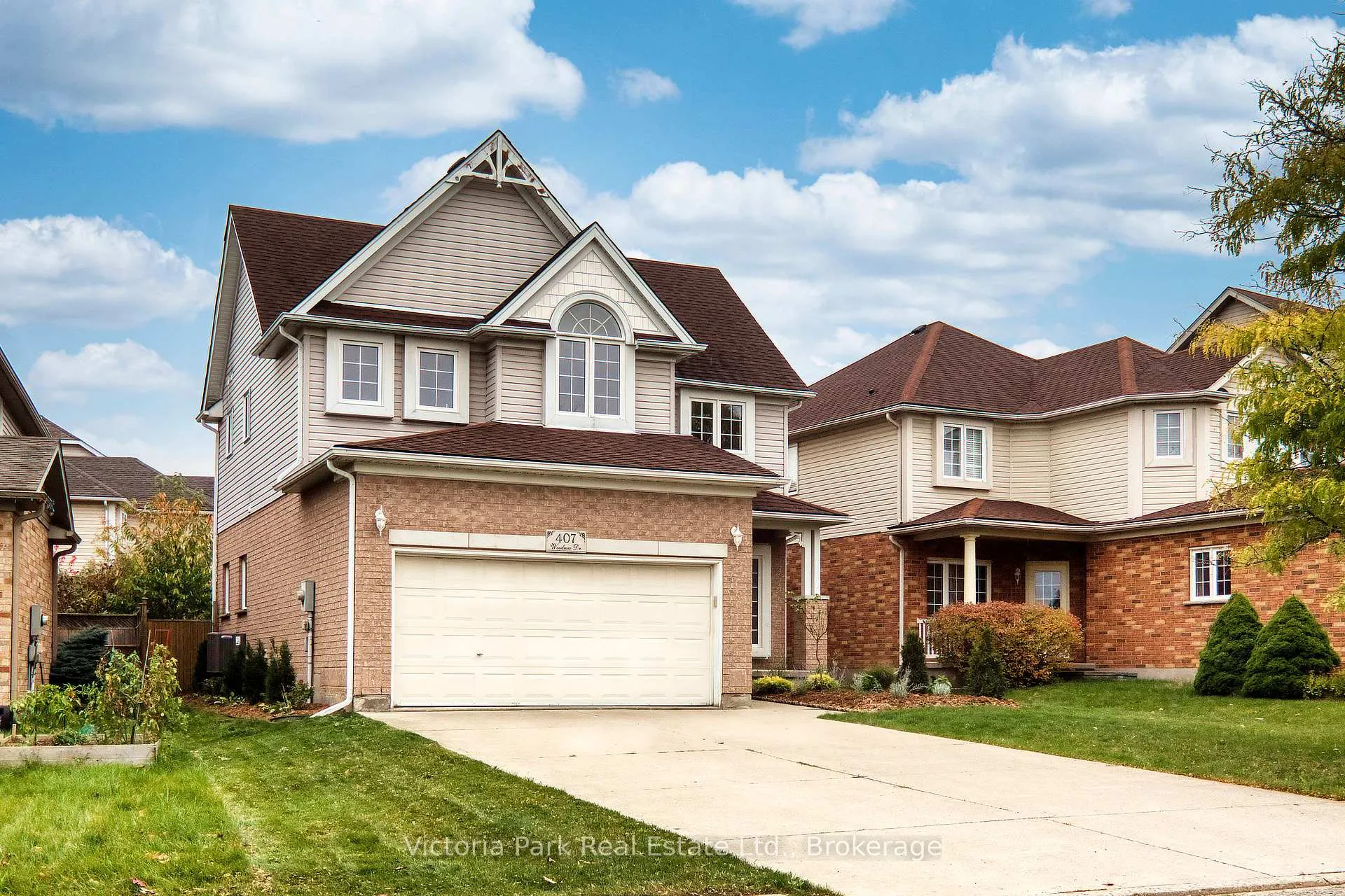 Photo 1 of 407 Woodrow Drive, Waterloo, Laurelwood — HOMEH