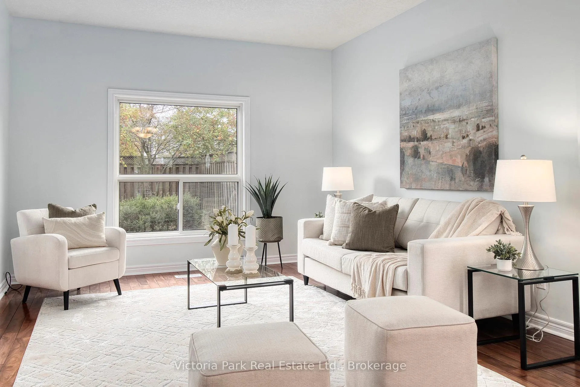 Photo 6 of 407 Woodrow Drive, Waterloo, Laurelwood — HOMEH