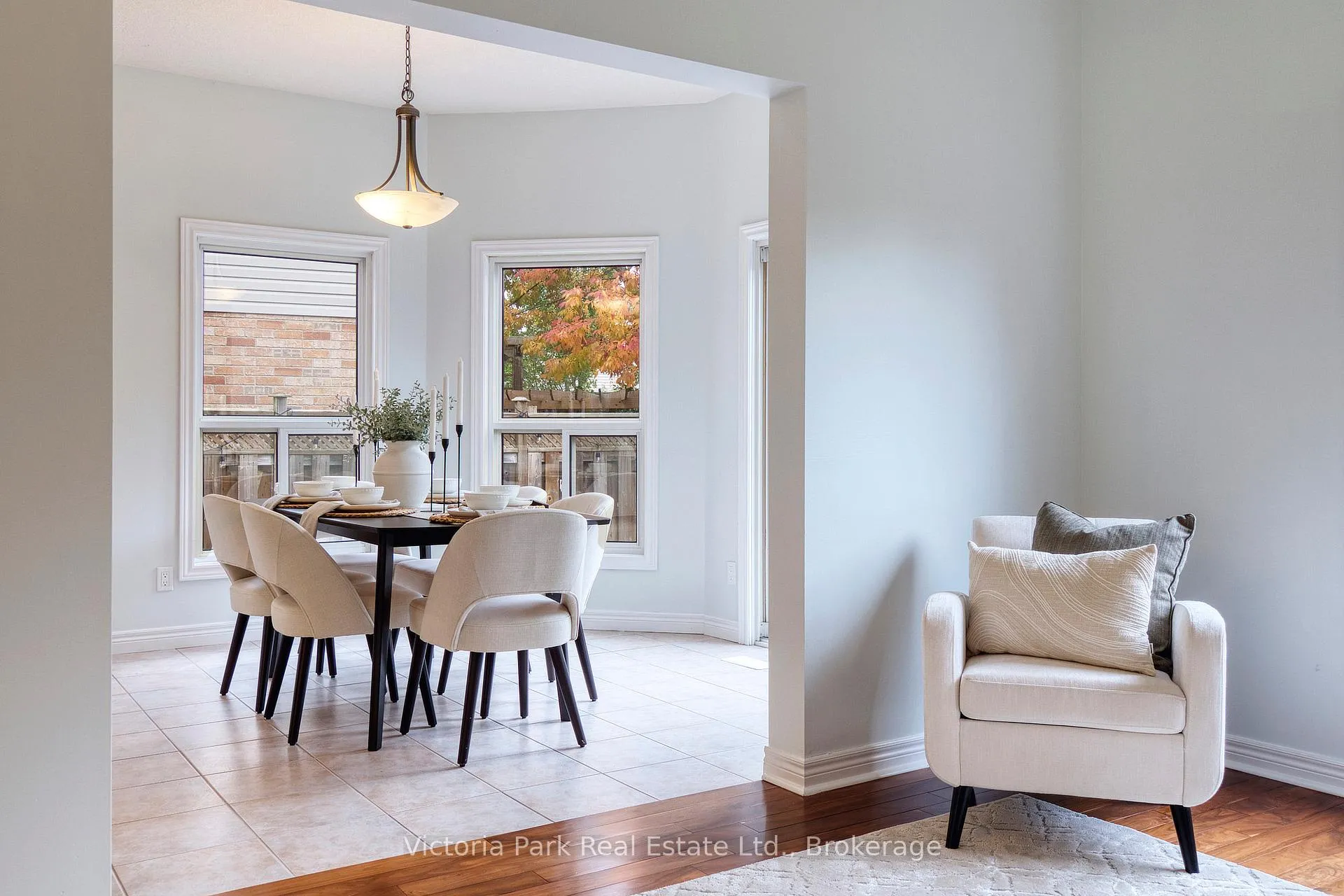 Photo 9 of 407 Woodrow Drive, Waterloo, Laurelwood — HOMEH