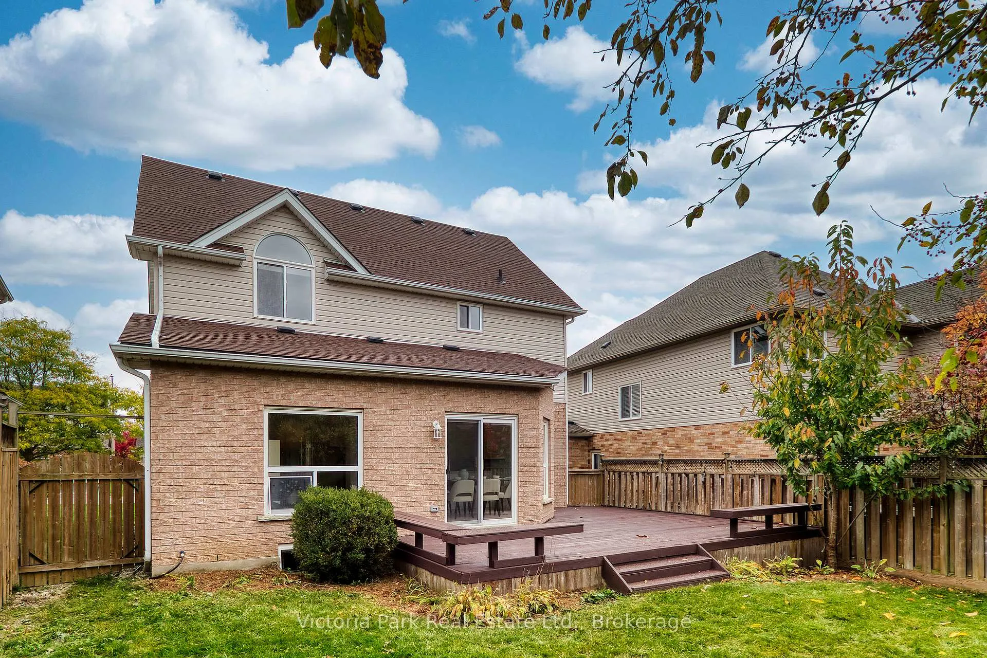Photo 14 of 407 Woodrow Drive, Waterloo, Laurelwood — HOMEH